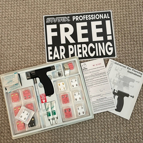 Ear piercing beginner kit! - Picture 1 of 7
